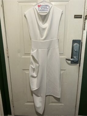 chic White Asymmetrical Drape Sheath Dress